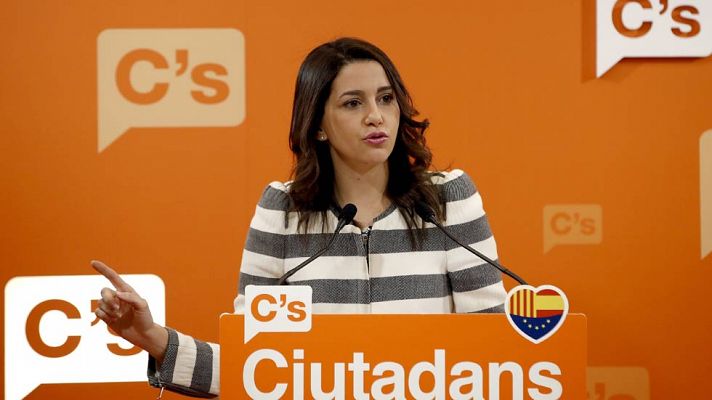 Arrimadas critica a Podemos por "hacerle el juego" a Puigdemont con el refereéndum independentista