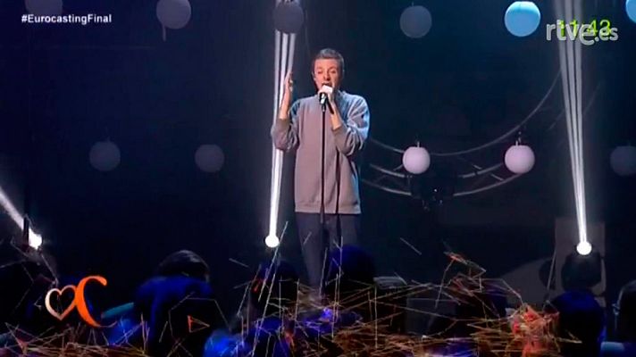 El youtuber David Rees canta un mashup eurovisivo 