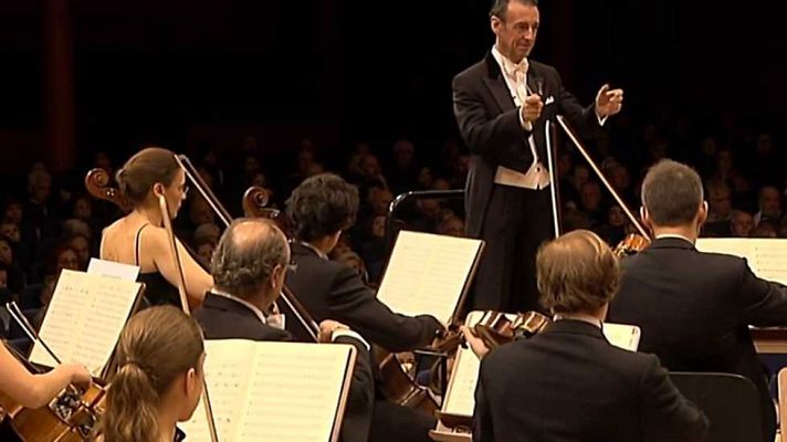 Los conciertos de La 2 - Orquesta Sinfónica y Coro RTVE B-8 (Temporada 2016-2017)