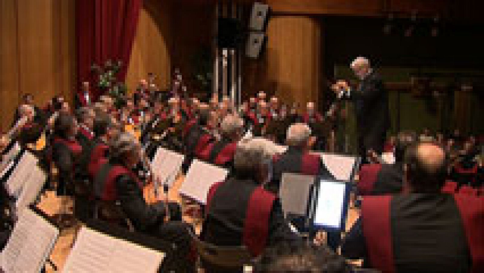 Telediario 1: Concierto benéfico de la orquesta de la Universidad Complutense de Madrid | RTVE Play