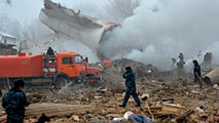 Al menos 37 personas han muerto en Kirguistán al estrellarse un avión de carga