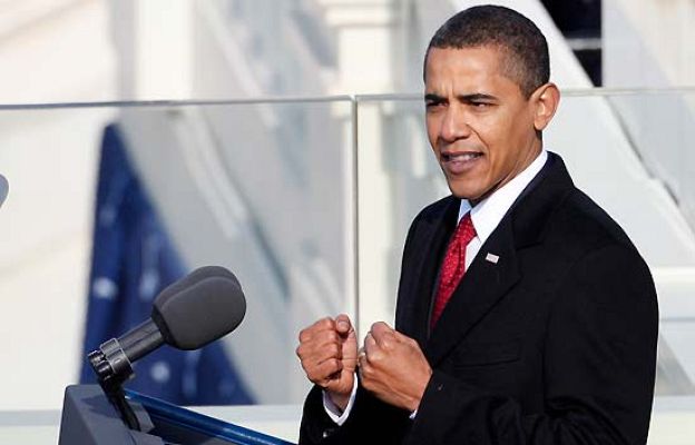  - Obama jura ante miles de personas