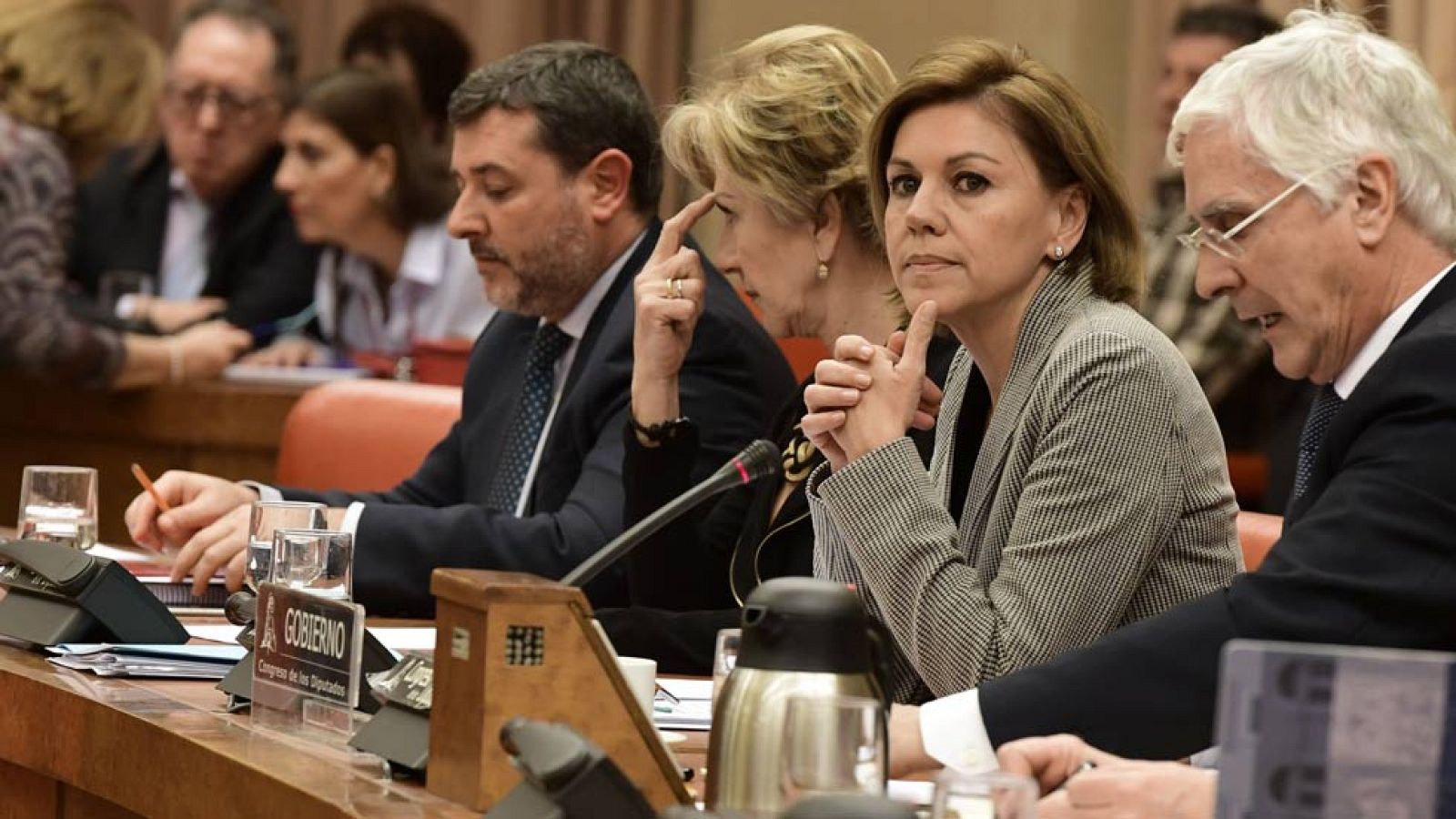 Cospedal pide perdón "en nombre del Estado" a las víctimas del Yak 42