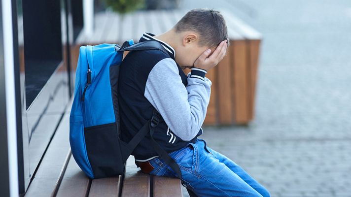 Telediario 1 - Un grupo de alumnos colabora con los profesores para combatir el acoso escolar