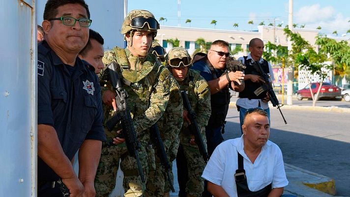 Telediario 1 - Tiroteo en Cancún