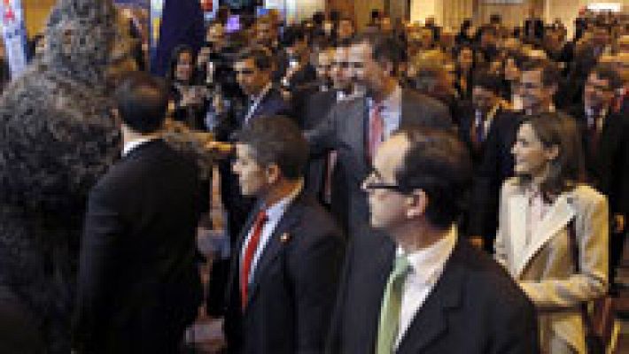Telediario 1 - Los Reyes inauguran una nueva edición de FITUR en otro año de récord del turismo