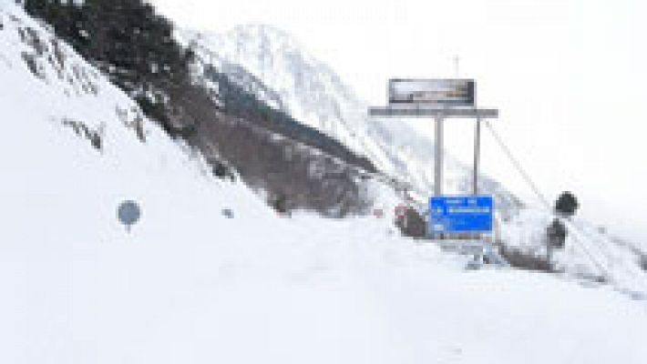 La ola de frío sigue con copiosas nevadas en este peninsular y heladas