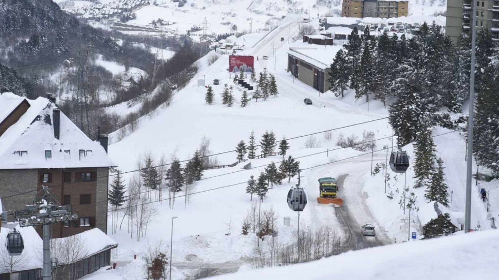 La ola de frío siberiano congela España con nieve en Valencia y Murcia | Ver