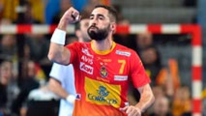 España acaba con Macedonia (29-25) y luchará por el liderato