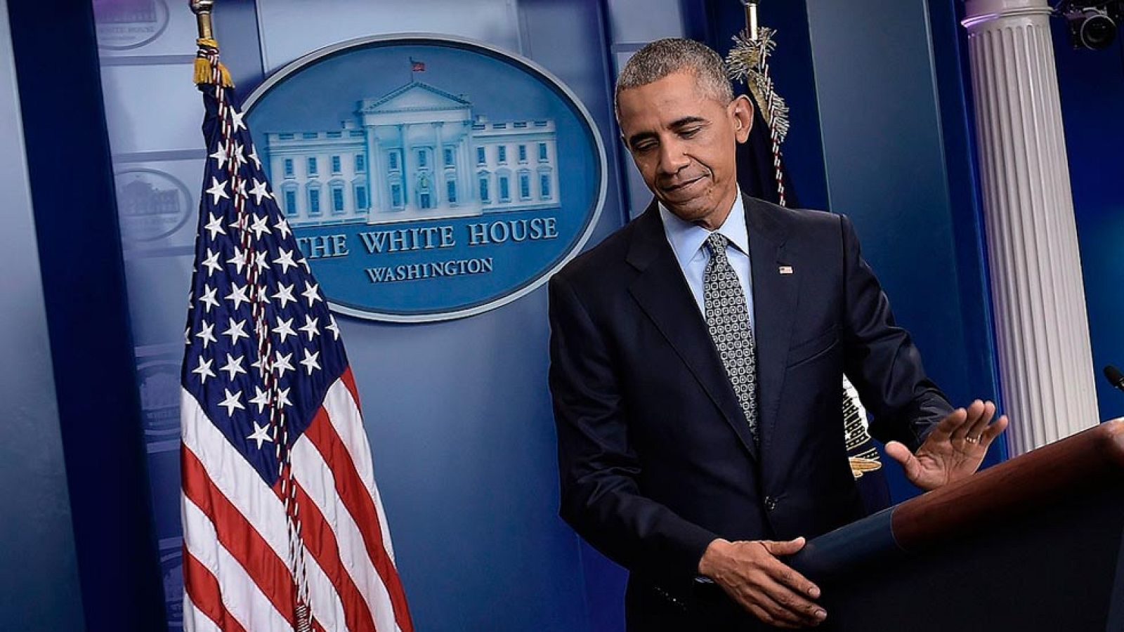 Obama recomienda a Trump firmeza frente a Rusia en su última comparecencia  