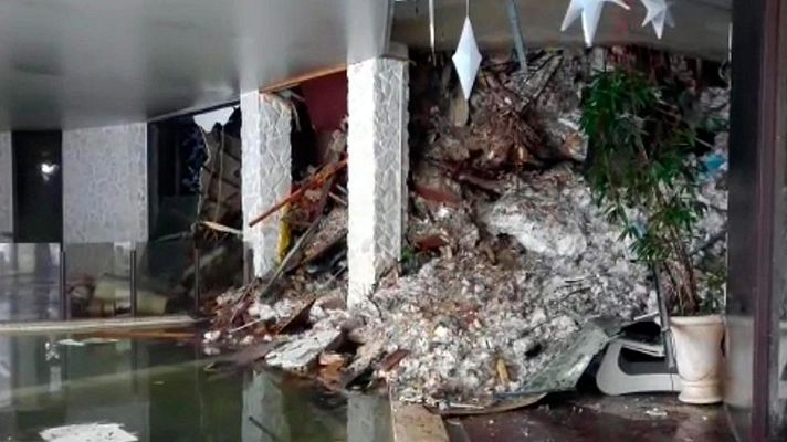 Informativo 24h - Alud sepulta un hotel en Italia