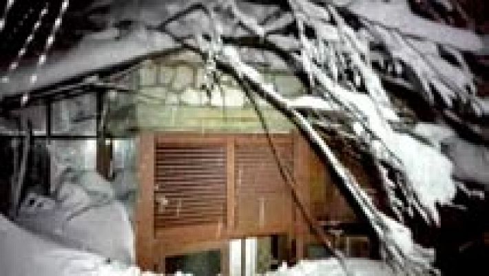 Imágenes del interior del hotel sepultado por la nieve