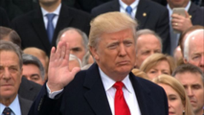 Donald Trump jura y toma posesión como 45 presidente de los EE.UU.