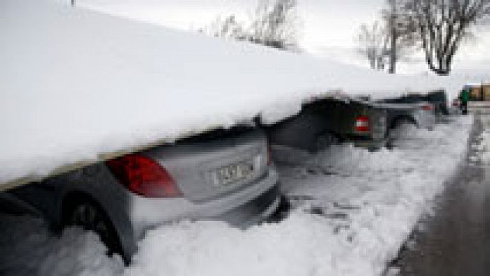 Telediario 1 - Cerrados por falta de agua y luz
