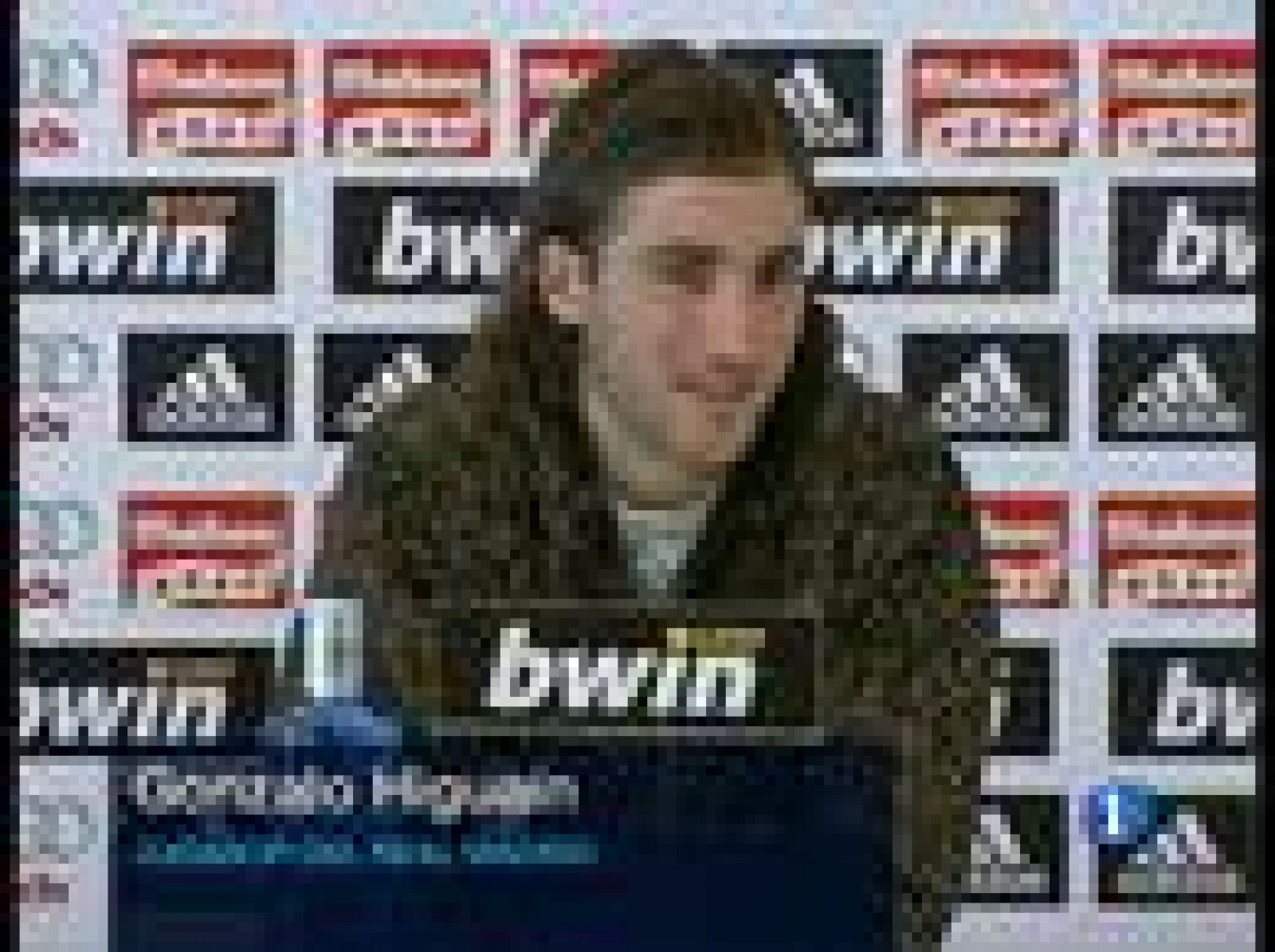 Higuaín no ve una 'mano blanca' | Ver