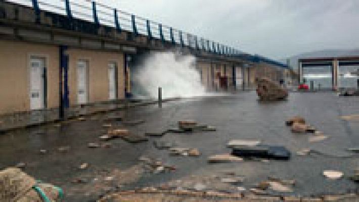 El temporal de nieve tiende a remitir, pero el de mar y vien