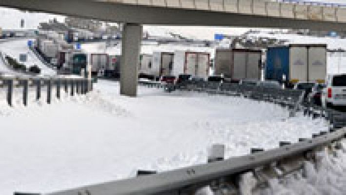 Telediario 1 - Continúa el fuerte temporal de oleaje, vientos y lluvias