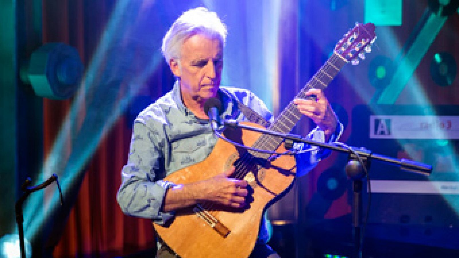 Cachitos de hierro y cromo KIKO VENENO En un Mercedes blanco (Rockola, 2016) RTVE Play