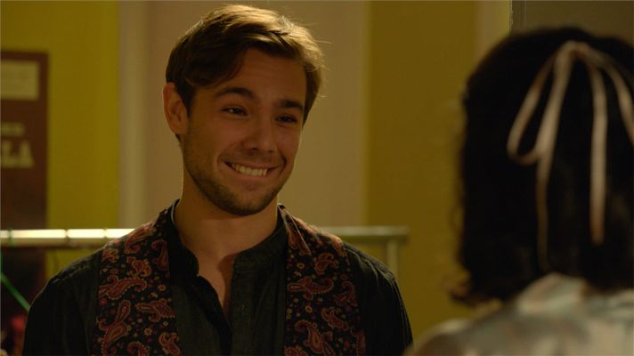 Cuéntame cómo pasó - Inés cede ante la insistencia de Marcos