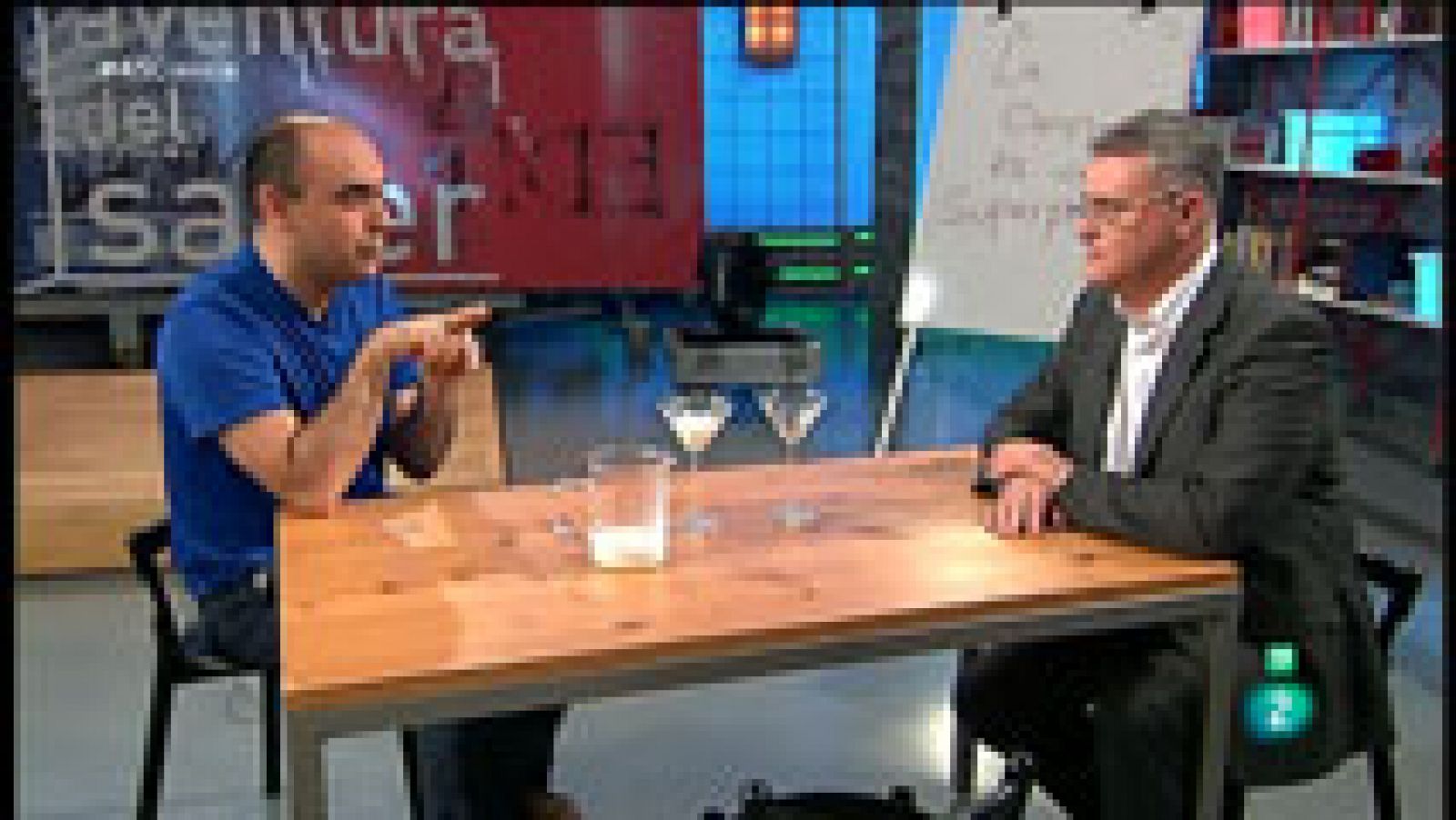 La Aventura del Saber. TVE. Taller de ciencia. Javier Fernández Panadero , la mitad de una copa de martini