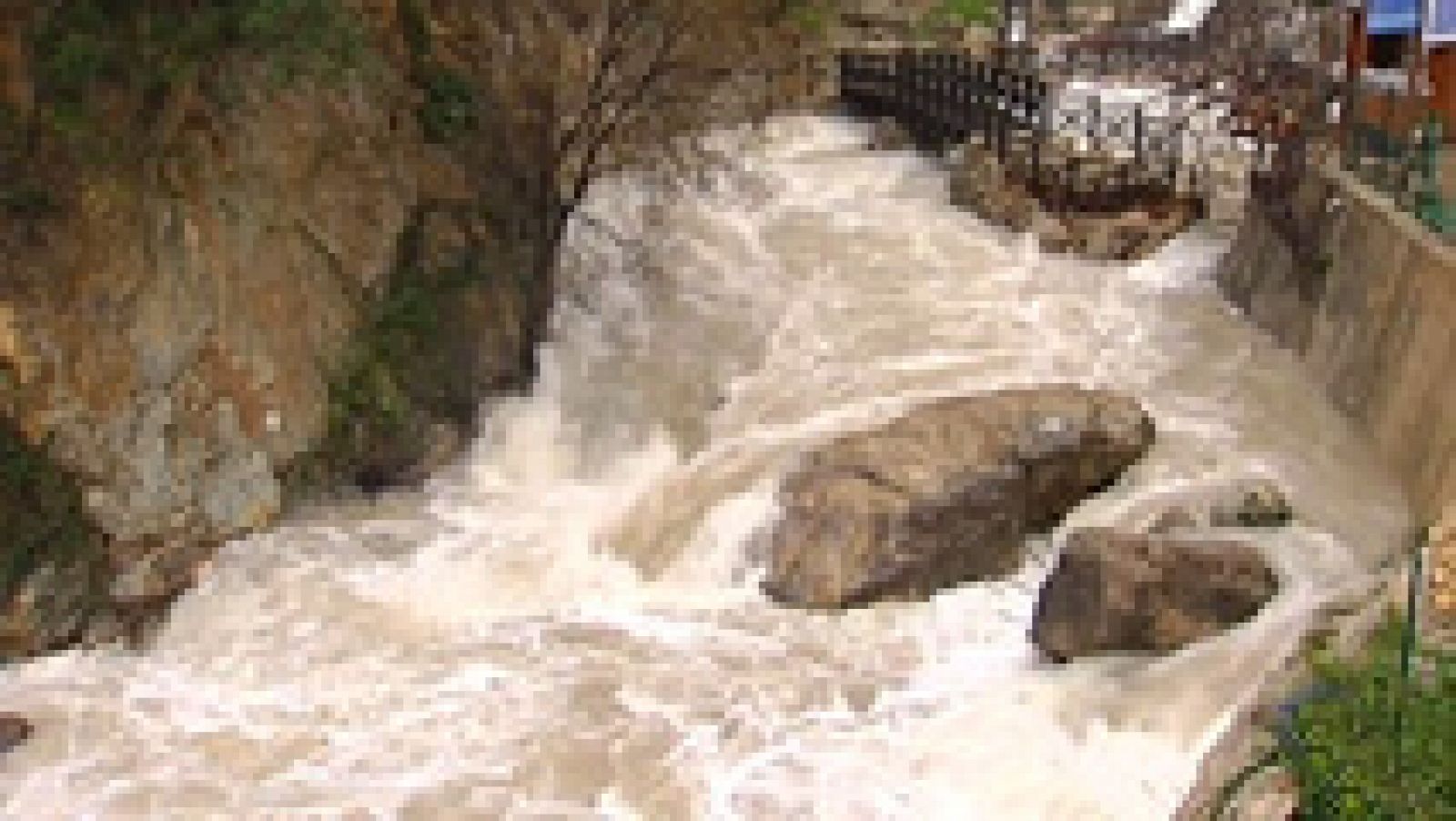 Tras el deshielo llegan las crecidas de los ríos