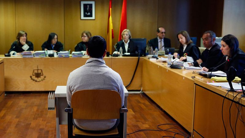 Piden 71 años de prisión para el exprofesor del Colegio Vallmont acusado de abusar de 13 menores en 2013