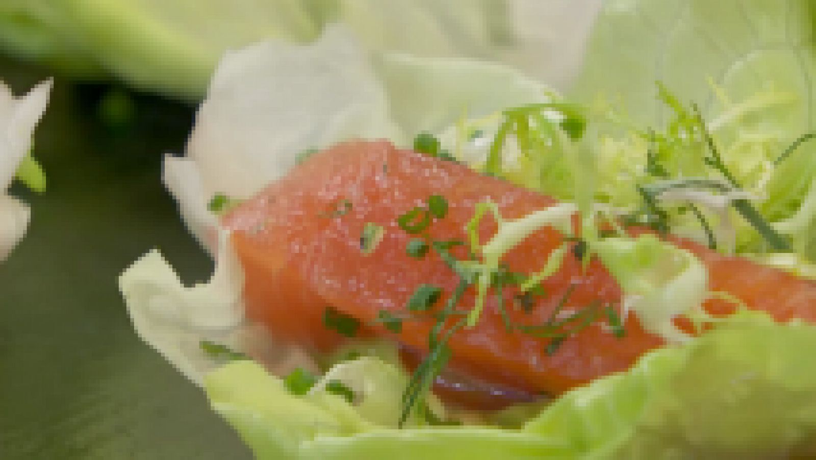 Torres en la cocina - Ensalada con salmón a las finas hierbas 