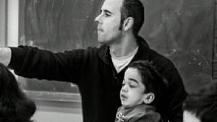 Telediario 1 - Certamen de fotografía humanitaria con premio a Luis Valtueña de Médicos del mundo