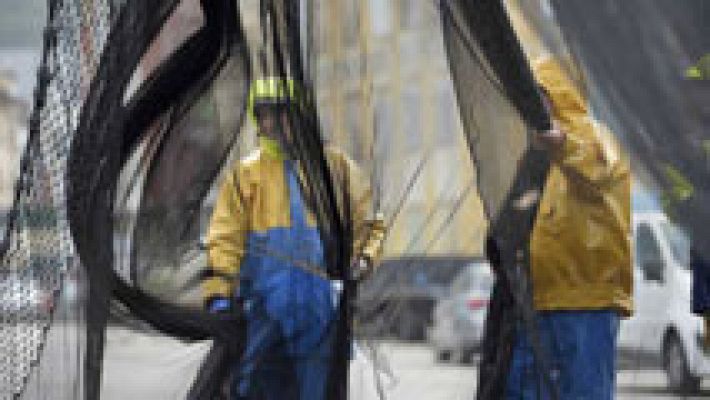 Telediario 1 - El número de parados se redujo en 541.700 en 2016 y la tasa de desempleo cayó al 18,63%