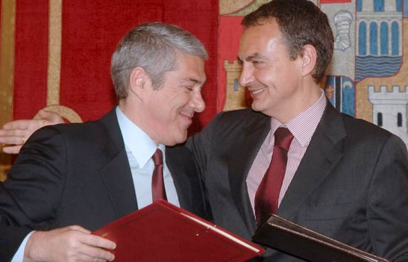 Zapatero y Sócrates se unen para el Mundial | Ver