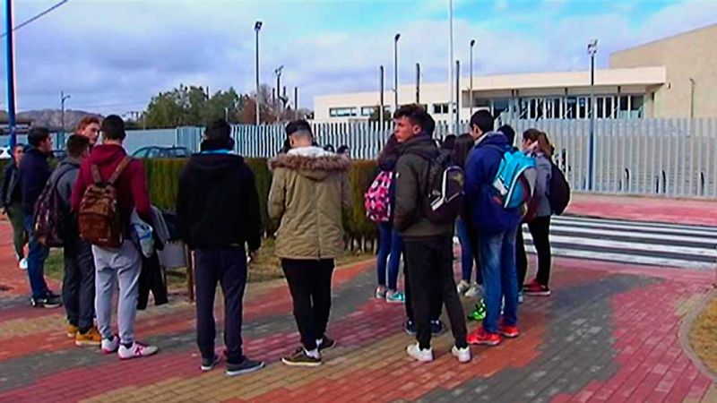 Detenido un chico de 17 años  por agresión con arma blanca,  a cinco compañeros en un instituto de Villena,  Alicante.