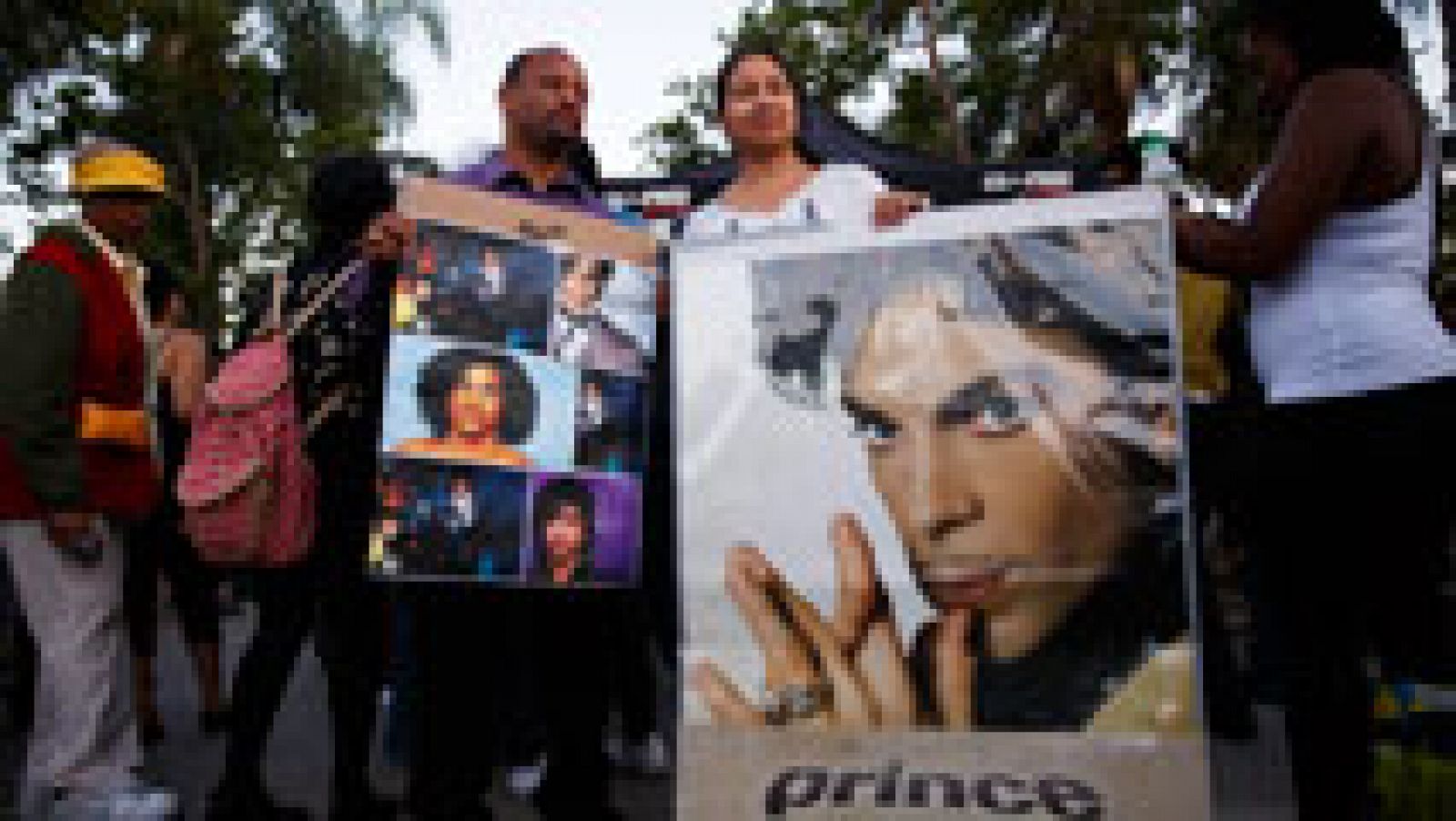 Telediario 1: Prince fue el artista que más discos vendió en 2016 | RTVE Play