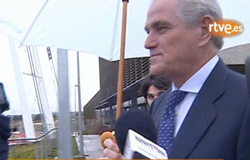 Ramón Claderón ya tiene un nuevo cargo, tras la dimisión en el Real Madrid. Ahora vuelve a ser presidente, esta vez de la comisión encargada de los actos del centenario de la Federeación Española de Fútbol.