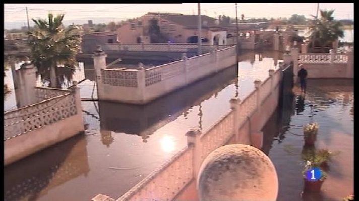 Informatiu Balear - Els veïns de Sa Casa Blanca duen gairebé un mes i mig amb les cases inundades