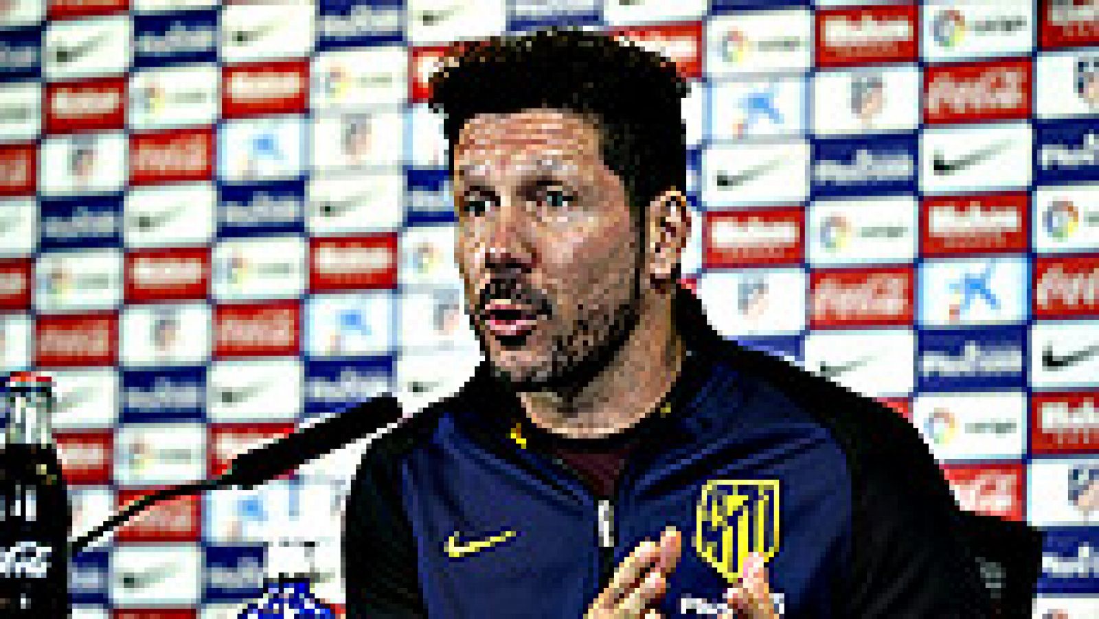 El técnico del Atlético de Madrid, Diego Pablo Simeone, confesó  que le llena de "emoción y orgullo" afrontar la sexta semifinal de un  torneo en los cinco años que lleva en el banquillo rojiblanco, que en  este caso será frente al FC Barcelona este 