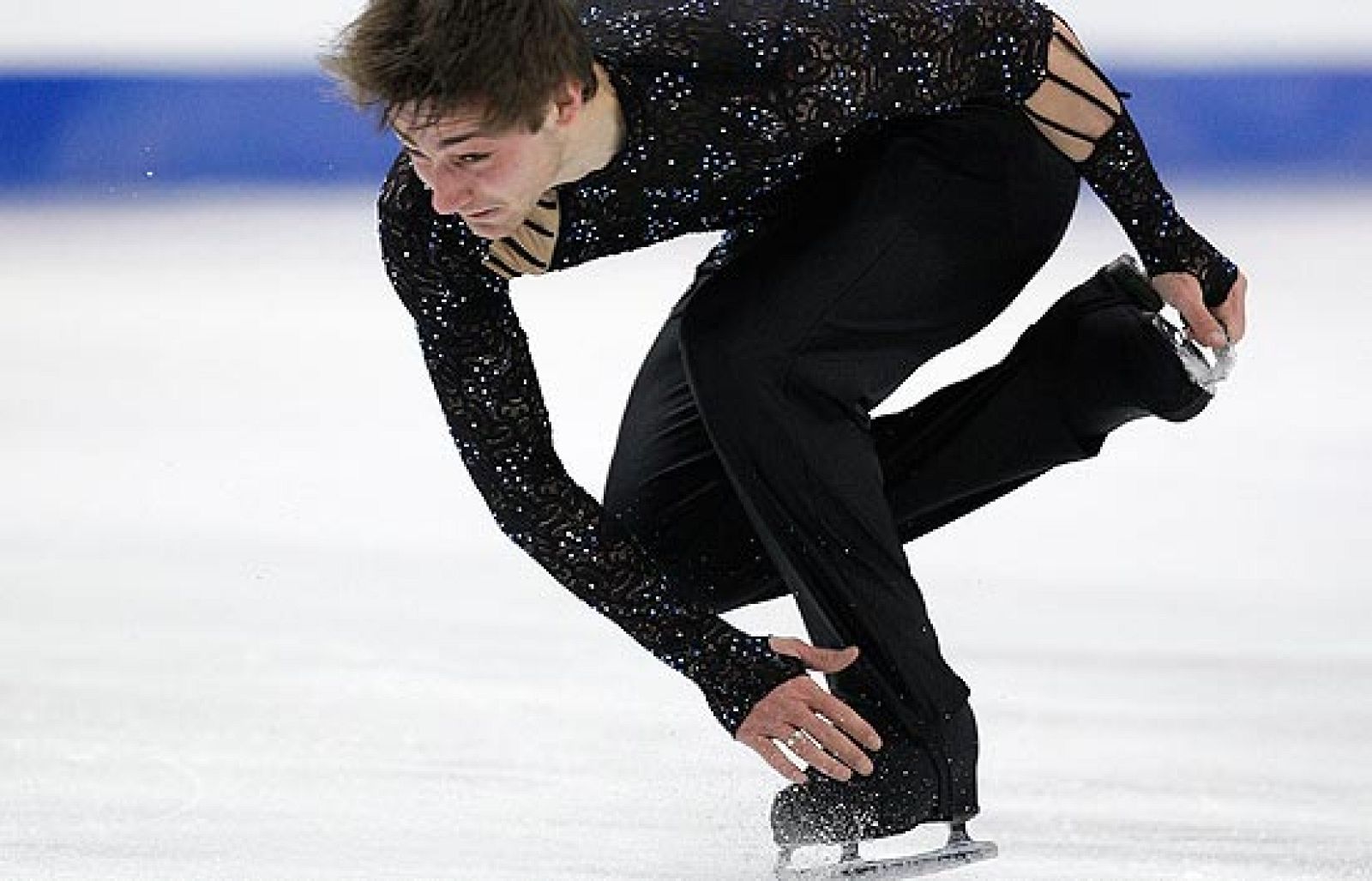 El patinador francés Brian Joubert ha conseguido en Helsinki su tercer título europeo de patinaje artístico.