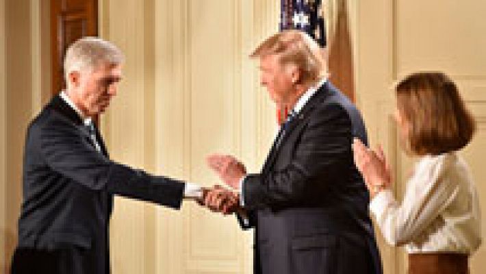 Telediario 1 - Trump propone al conservador Neil Gorsuch para el puesto de juez vacante en el Tribunal Supremo