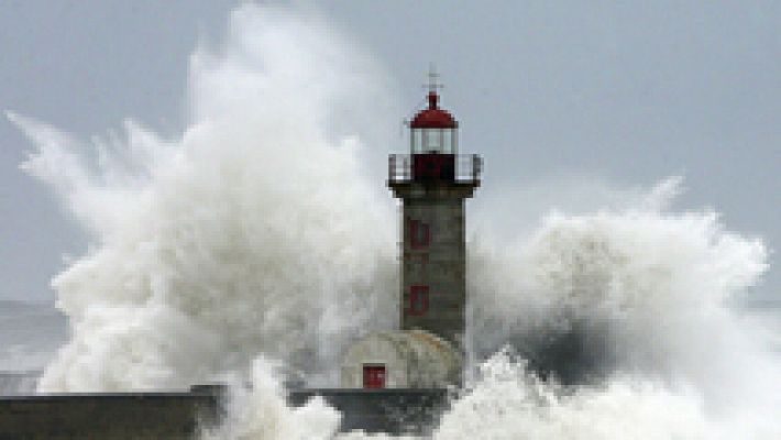 Esta tarde en la costa  gallega, se esperan olas de hasta nueve metros