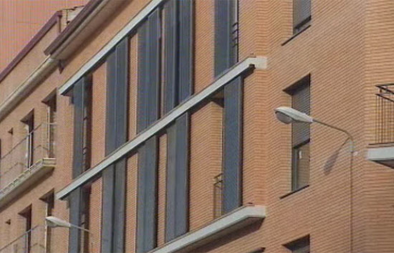 La crisis económica ha propiciado que las entidades bancarias se hagan con un gran stock de viviendas | Ver