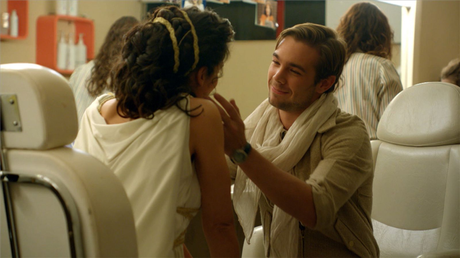 Cuéntame cómo pasó - Inés y Marcos hablan sobre Oriol