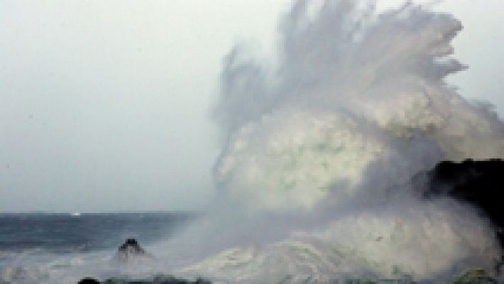 El tiempo - Todas las comunidades menos Murcia y Canarias  con riesgo por oleaje, viento o precipitaciones