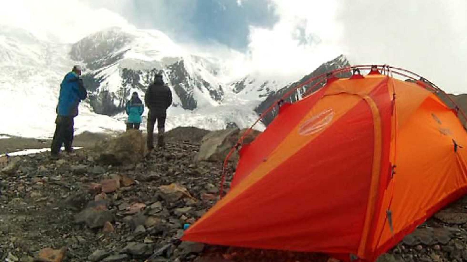 Al filo de lo imposible - Alta montaña: Un pico en la frontera - ver ahora