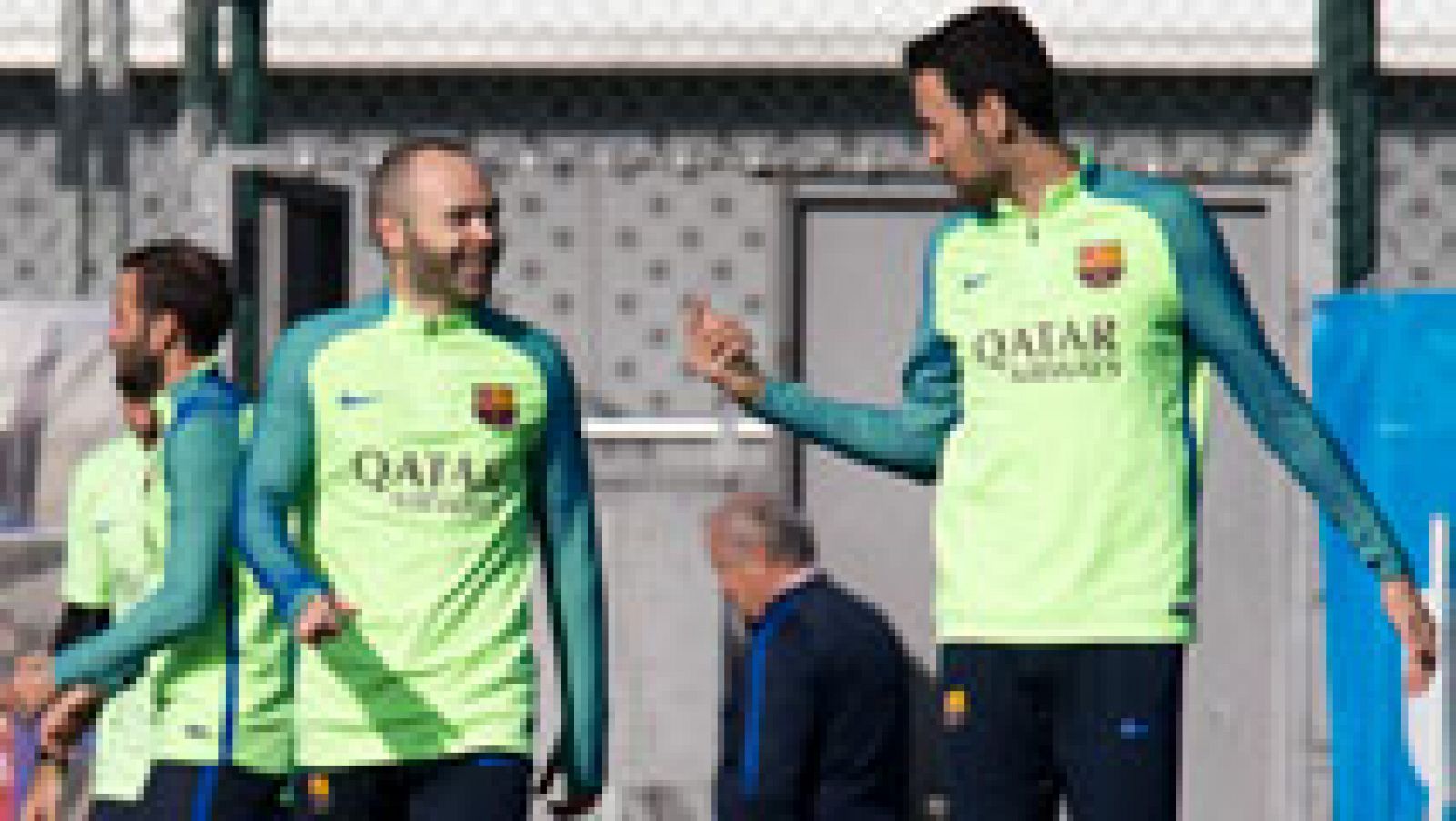 Telediario 1: Iniesta y Busquets entrenan con normalidad y podrían estar ante el Atlético | RTVE Play