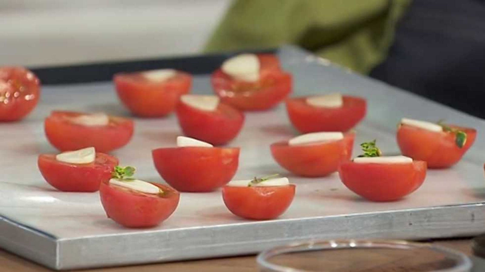 Torres en la cocina - Menú en blanco y negro - ver ahora