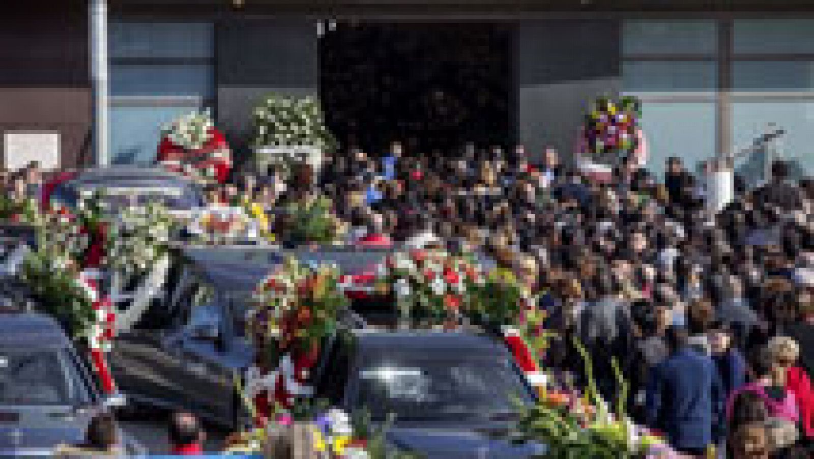 Telediario 1: Despedida multitudinaria en Torre Pacheco a los cinco jóvenes fallecidos este fin de semana | RTVE Play