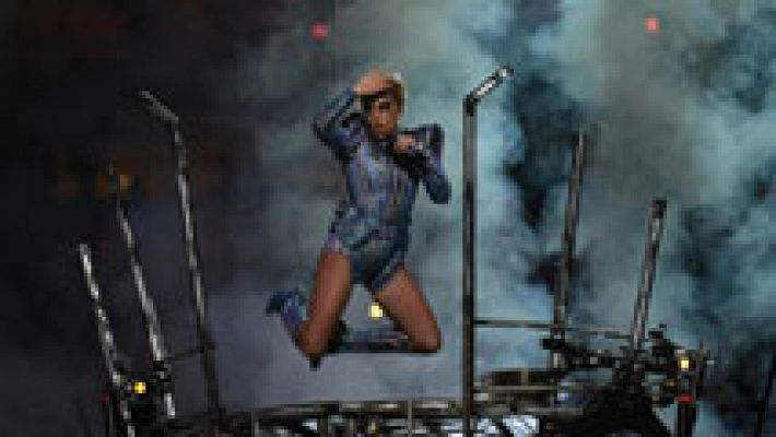 Telediario 1 - Estelar actuación de Lady Gaga en la Super Bowl