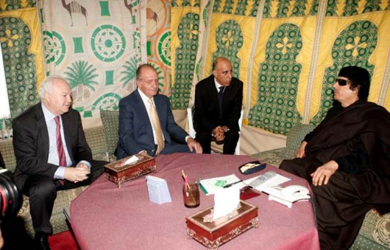 Gadafi garantiza a Repsol sus inversiones