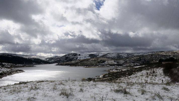 El tiempo - Lluvia y nieve mañana en el extremo norte y viento fuerte en el este
