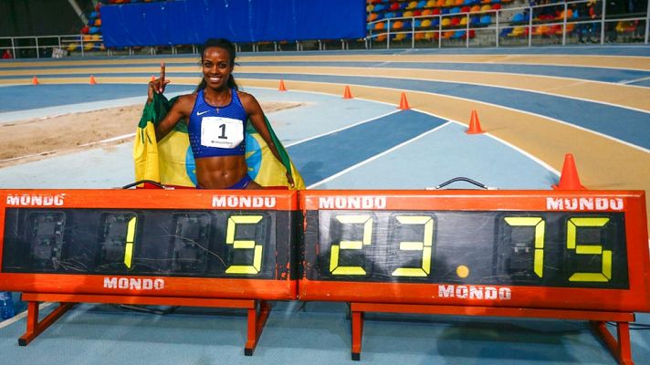 Telediario 1 - Dibaba bate el récord mundial de 2.000 metros en Sabadell