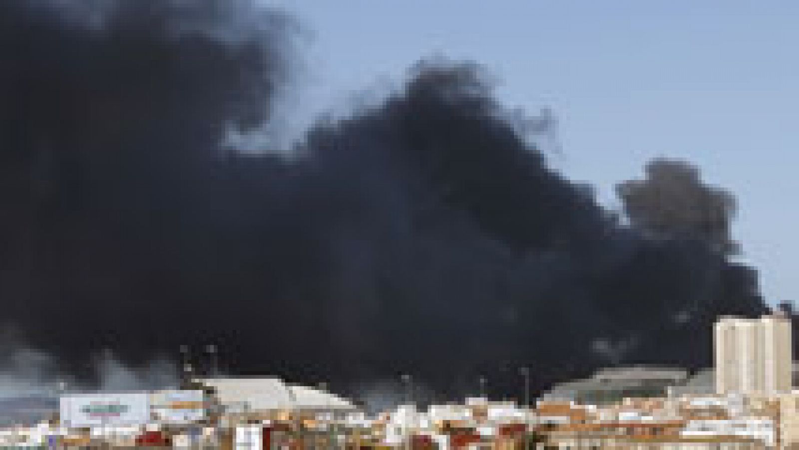 Una explosión en una fábrica de productos químicos en Paterna obliga a desalojar el polígono
